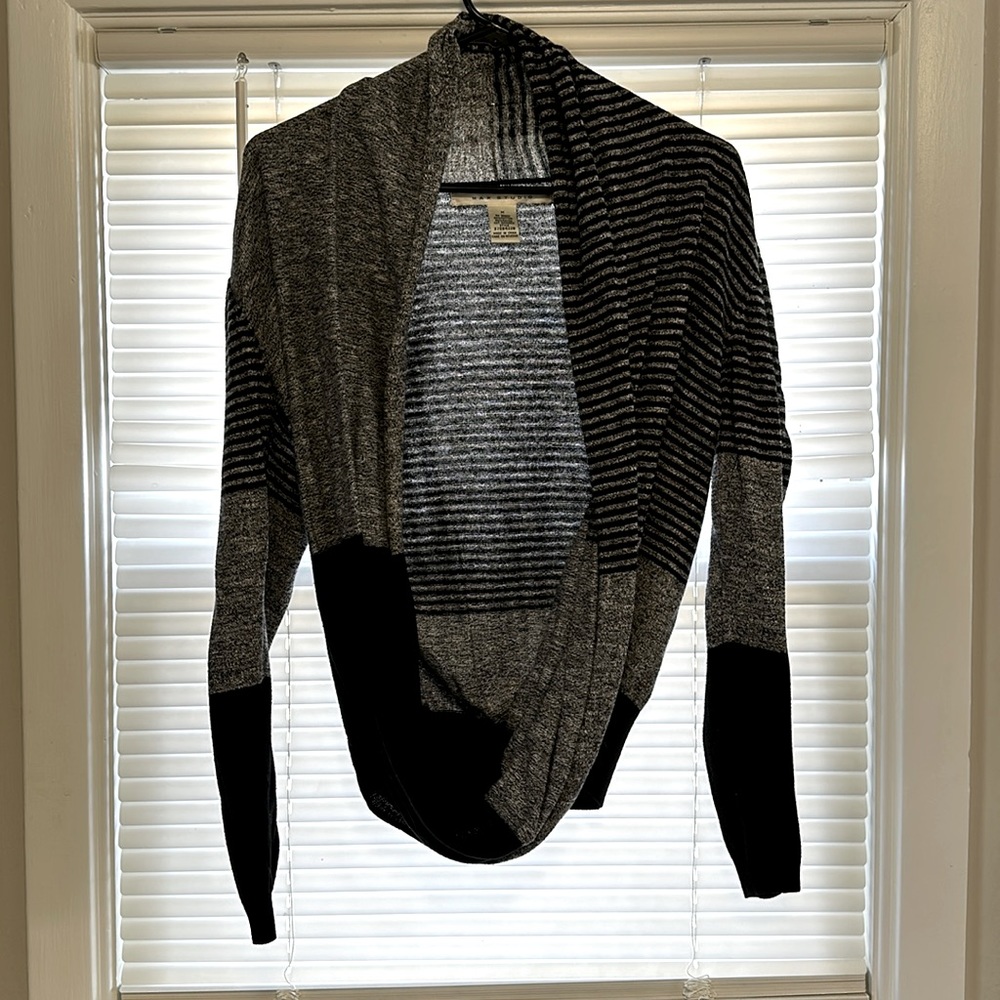 MAX studio sweater